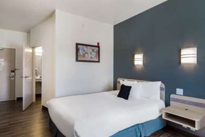 Room 109 of 112
