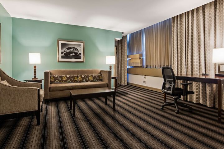 Room 10 of 24