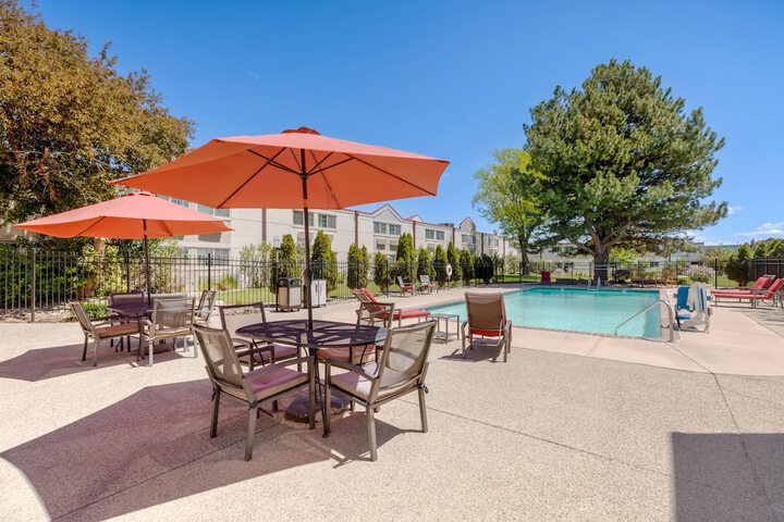 Pool 5 of 44