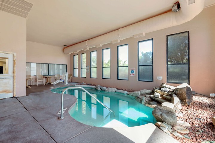 Pool 6 of 41