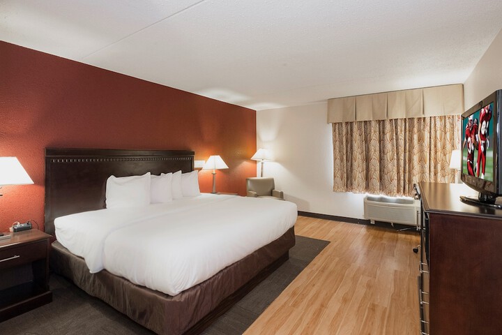 Red Roof Inn & Suites Mt. Holly - McGuire AFB