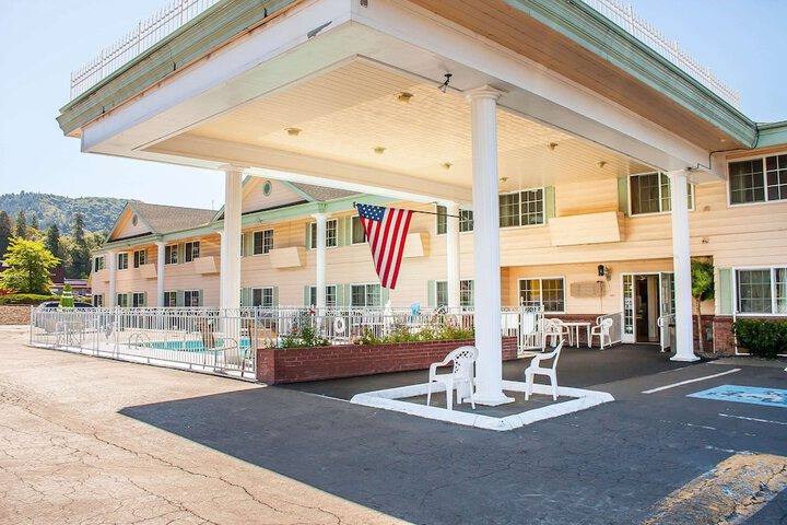 Hotel 3 of 27