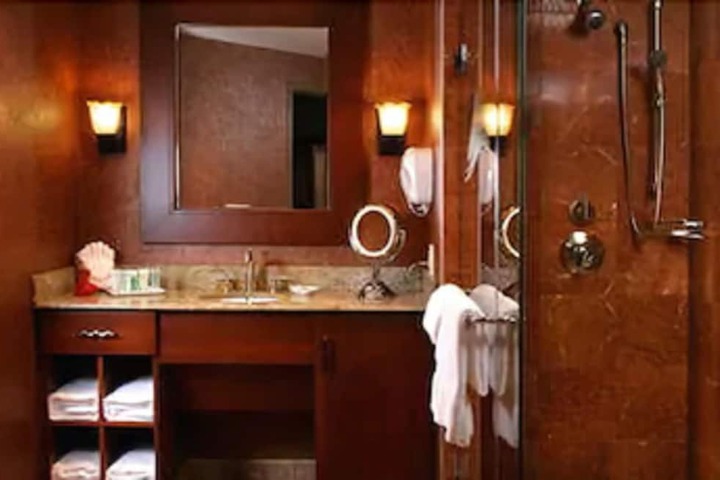Room 8 of 23