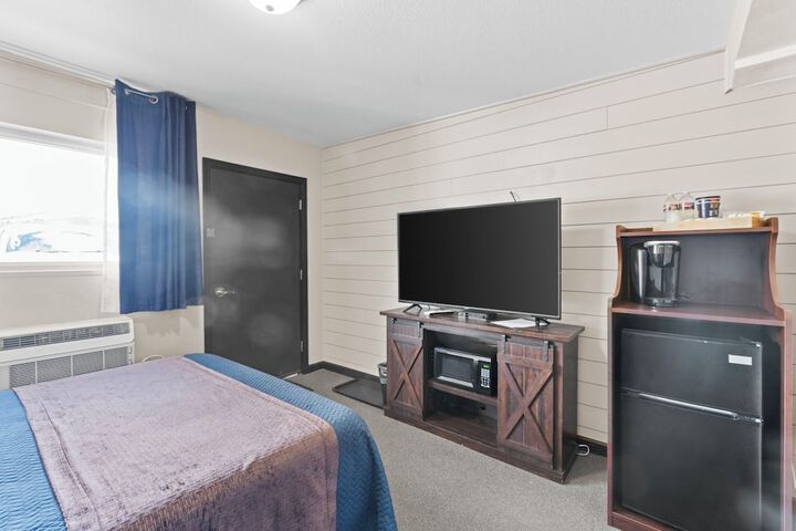 Room 12 of 28