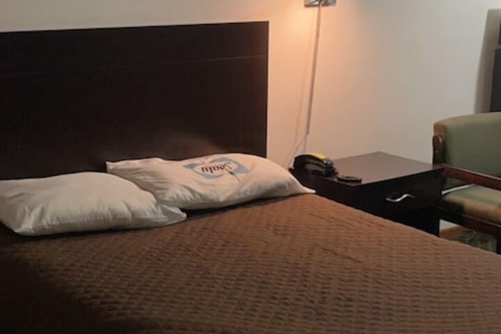 Room 5 of 7