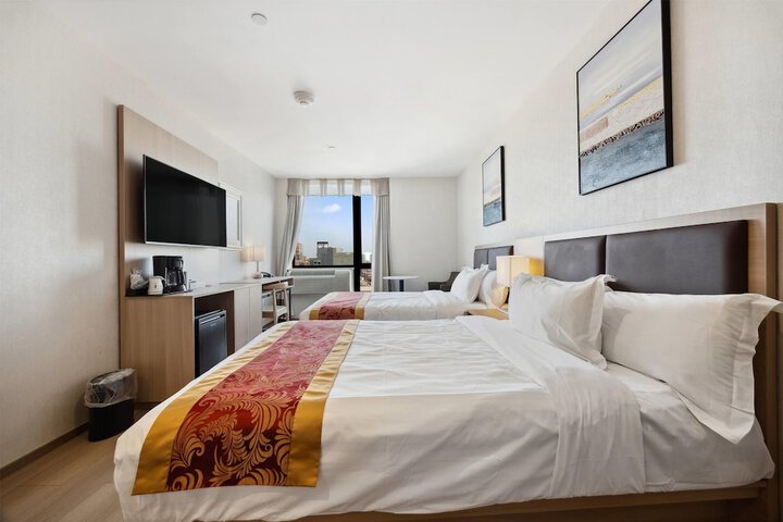 Ramada by Wyndham Flushing Queens