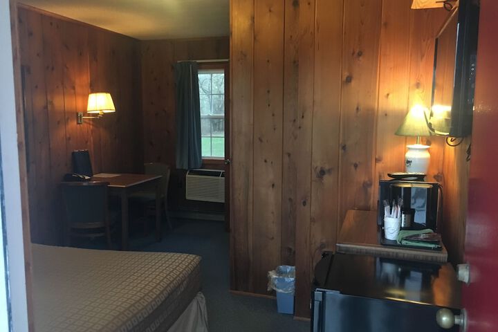 Room 17 of 19
