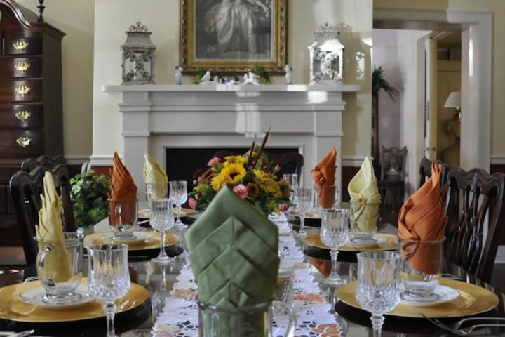 Dining 68 of 76