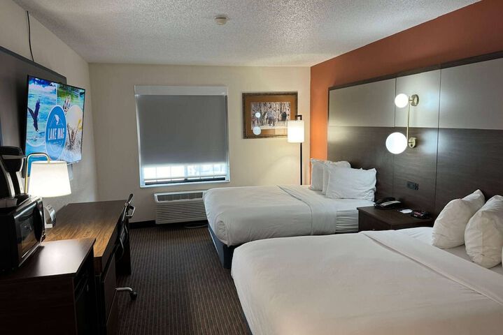 Room 18 of 28