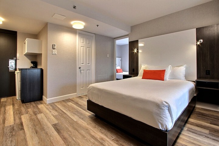 Room 47 of 107