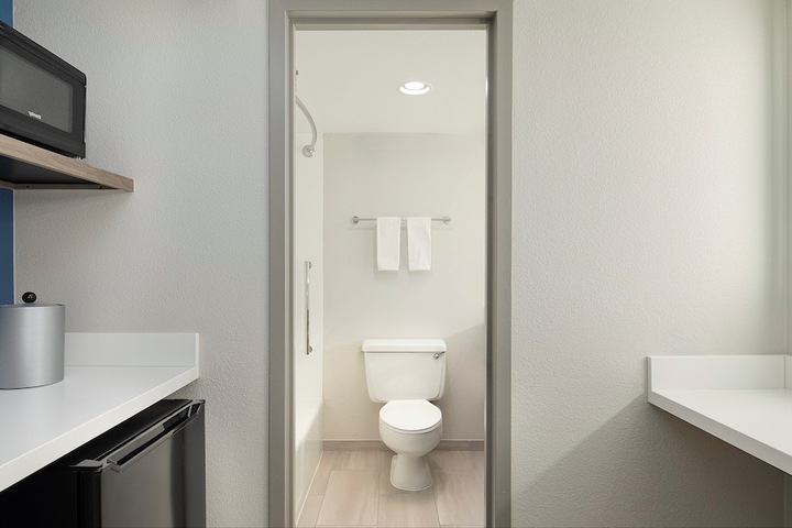 Holiday Inn Express Dallas Medical-Market Center by IHG