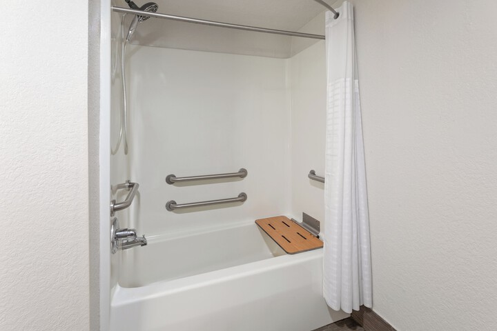 Super 8 by Wyndham Prattville Montgomery