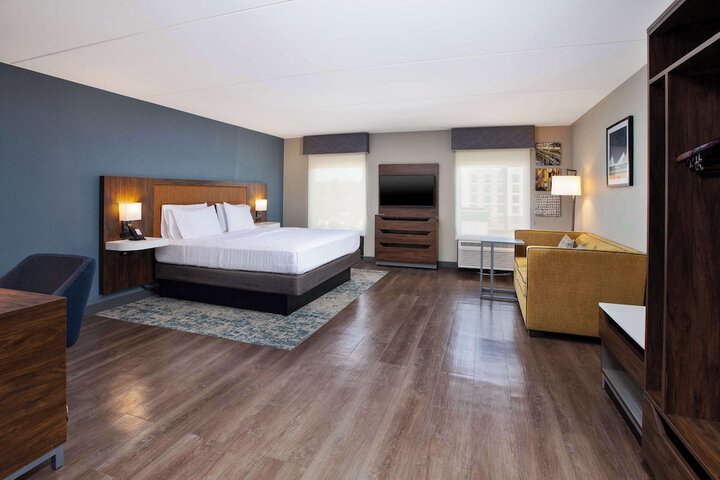 Room 13 of 26