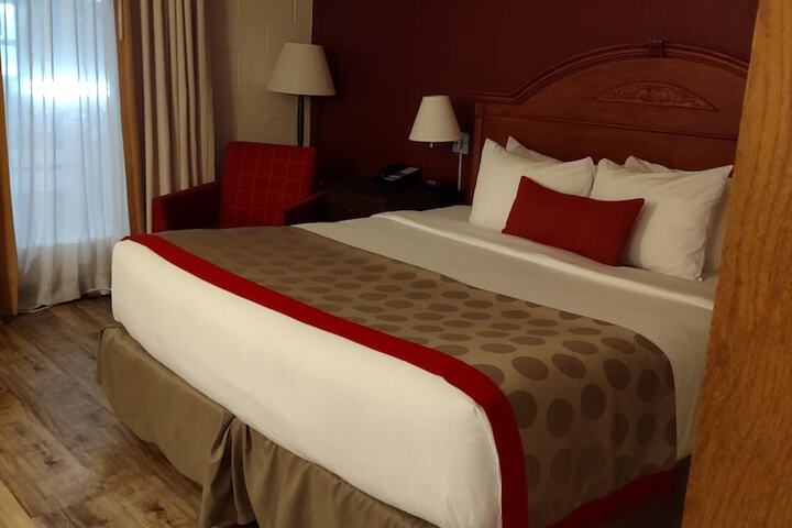 Room 36 of 90