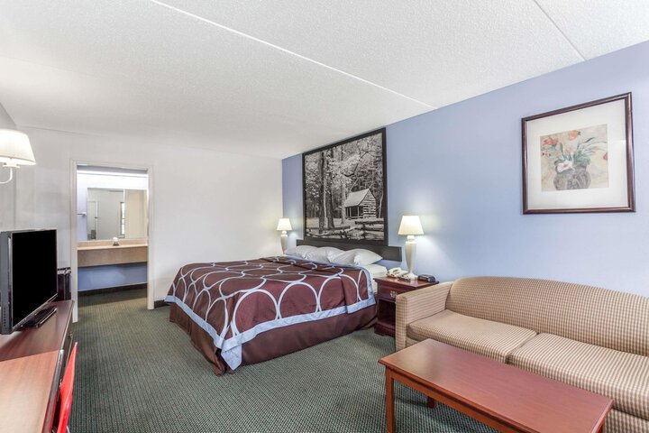 Room 11 of 15