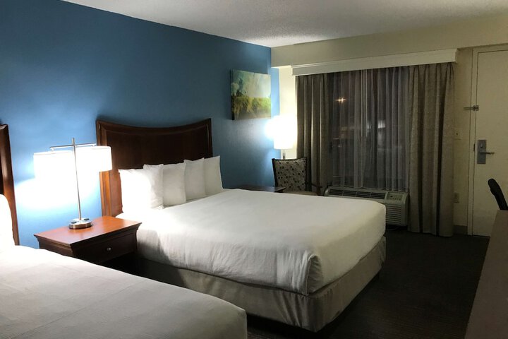 Room 10 of 13