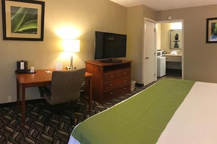 Room 35 of 43