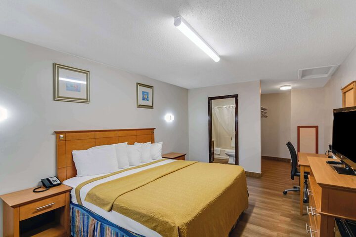 Room 17 of 34