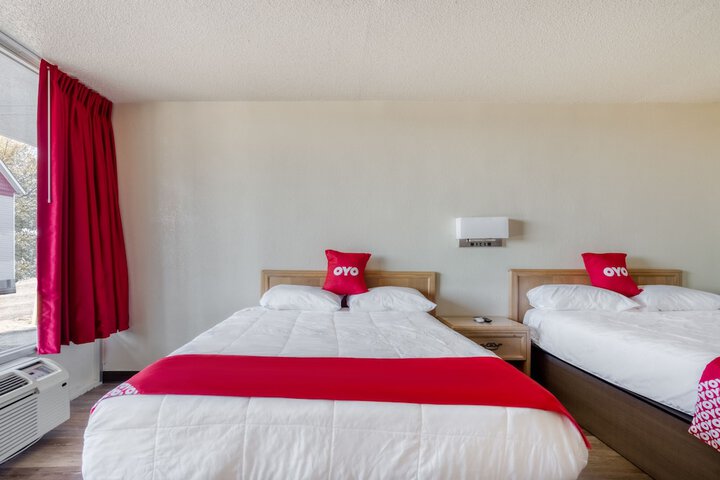Room 13 of 28