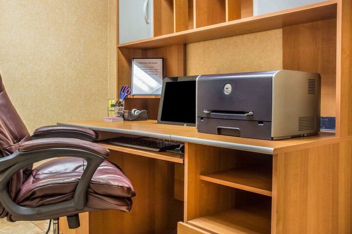 Business Center 36 of 37