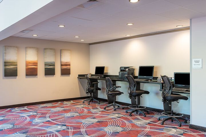 Business Center 76 of 81
