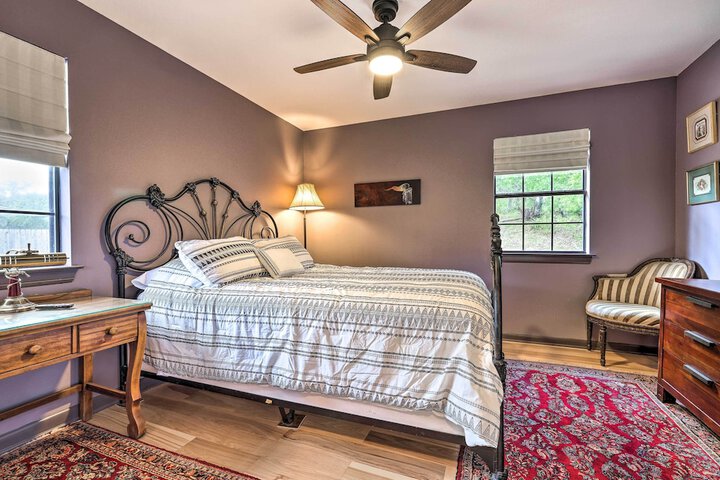 Dripping Springs Cabin w / Pool Hill Country Views