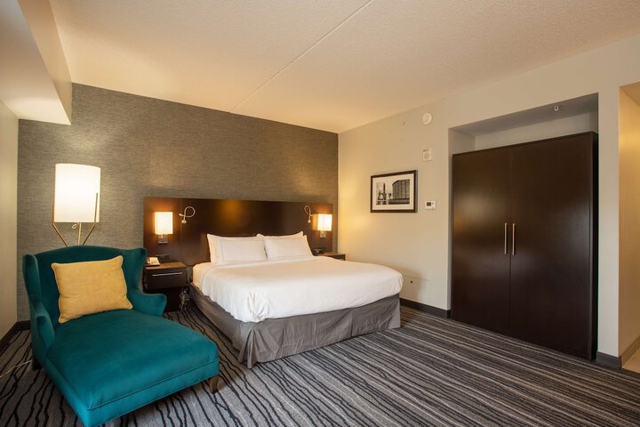 Room 8 of 38