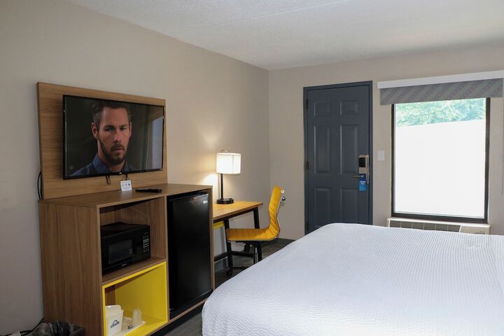 Room 16 of 30
