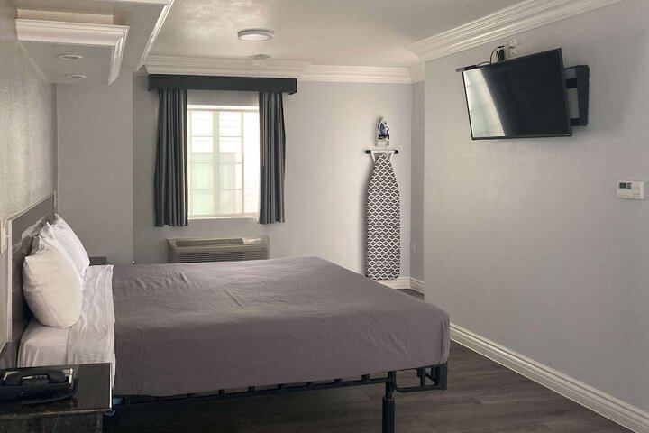 Room 10 of 10