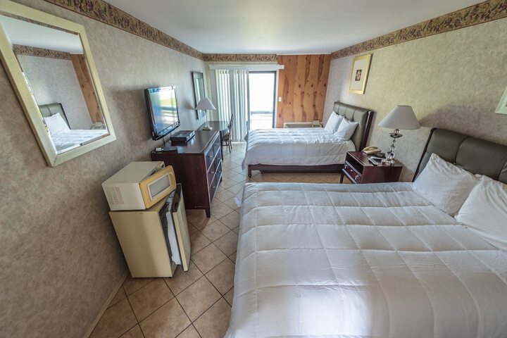 Room 43 of 68