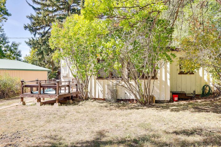 Cottage w / Furnished Deck: 1 Mi to Dtwn Craig!