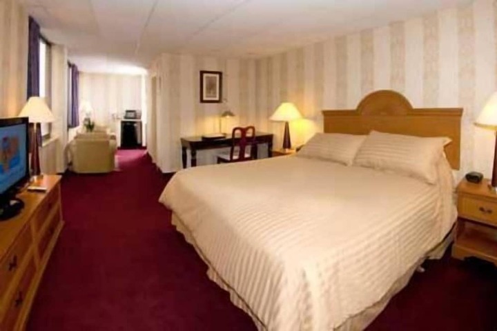 Room 17 of 32