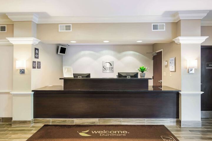 Sleep Inn & Suites Dunmore