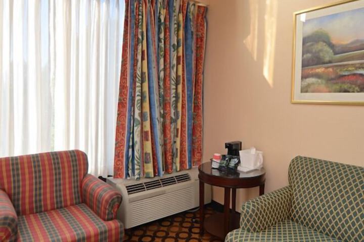 Room 15 of 32