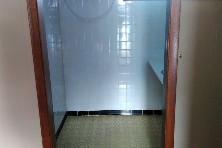 Room 17 of 27