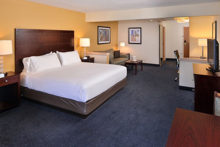 Room 51 of 82