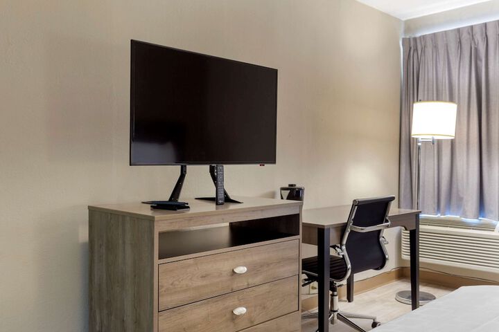 Room 12 of 21