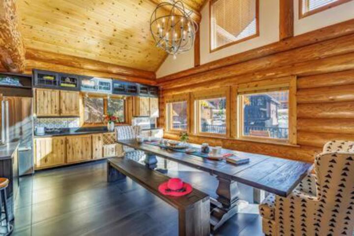 Luxury Family Cabin at Summit West