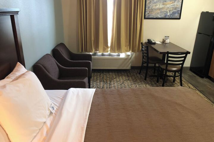 Room 13 of 24