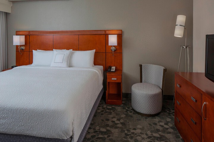 Room 15 of 26