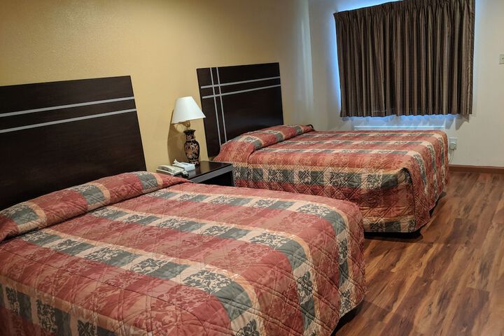 Room 14 of 22