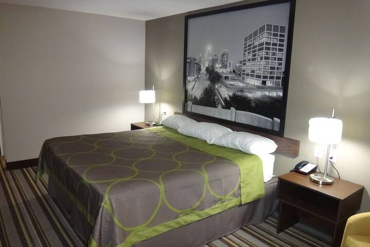 Room 17 of 19