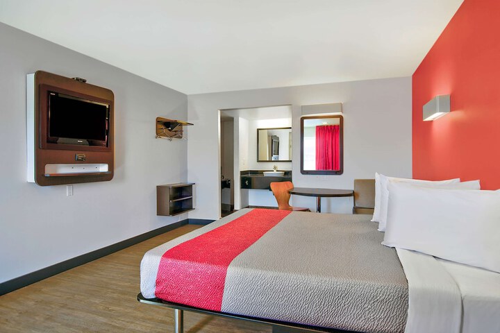 Room 15 of 27