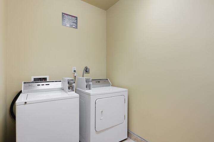 Room 16 of 33