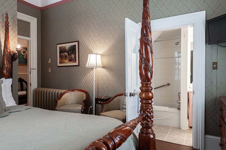 Room 100 of 115