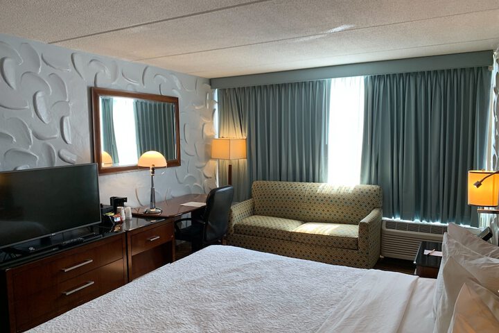 Room 12 of 33