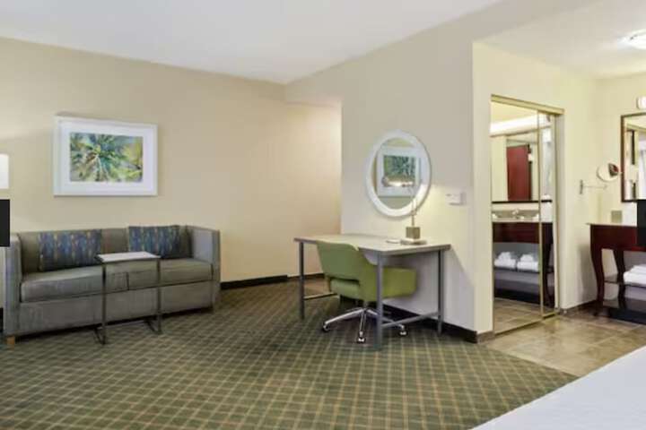 Room 12 of 32