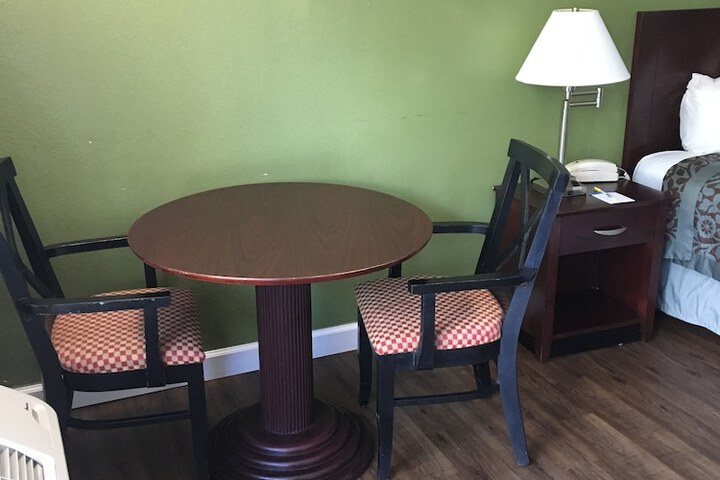 Room 12 of 23