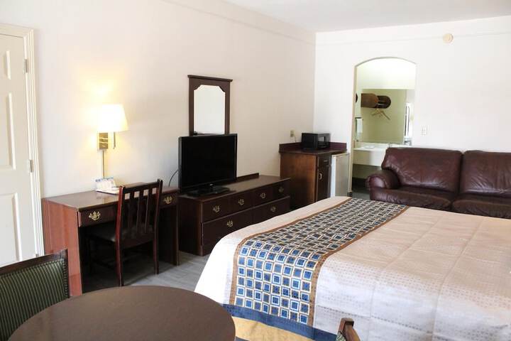 Room 21 of 34