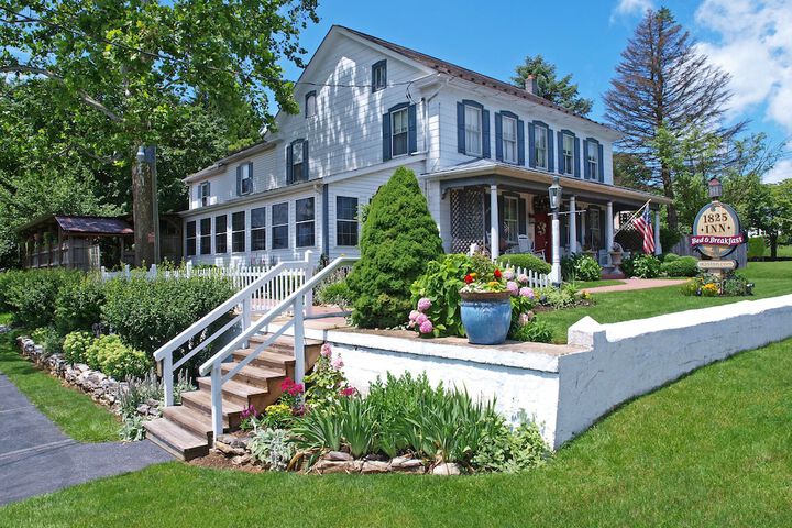 1825 Inn Bed and Breakfast